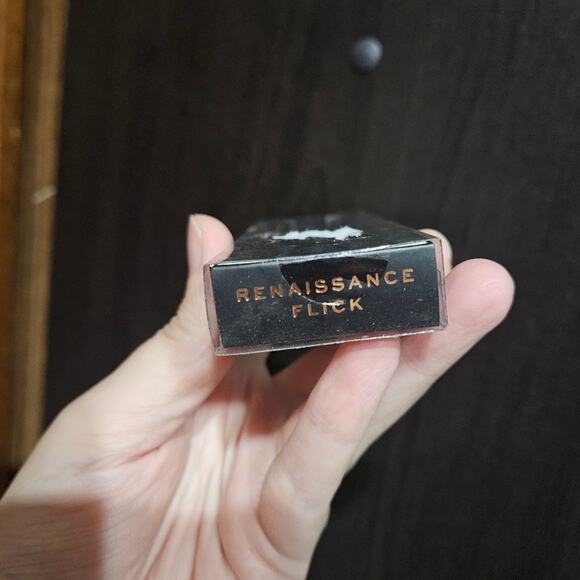 Revolution Renaissance Flick Intense Black Felt Eyeliner - Picture 6 of 6